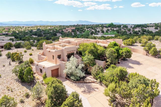 35 Sage Circle, Santa Fe, NM 87506