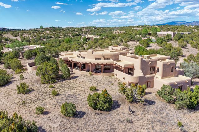 35 Sage Circle, Santa Fe, NM 87506