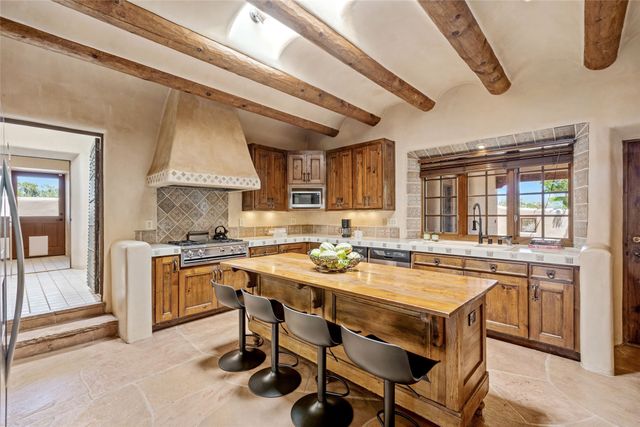 35 Sage Circle, Santa Fe, NM 87506