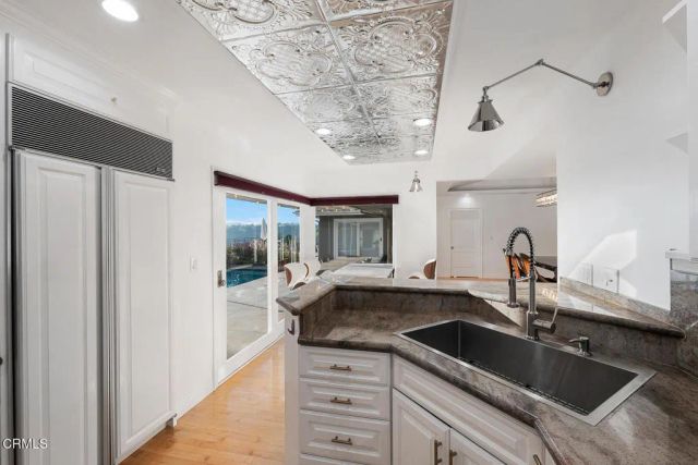 9633 Highridge Drive, Beverly Hills, CA 90210