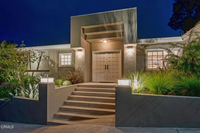 9633 Highridge Drive, Beverly Hills, CA 90210