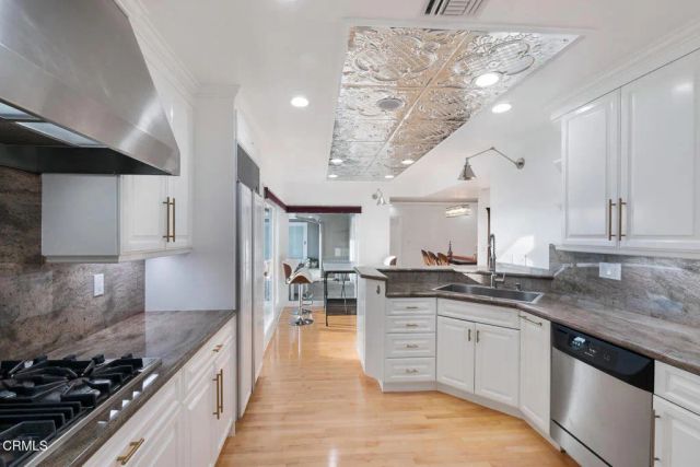 9633 Highridge Drive, Beverly Hills, CA 90210