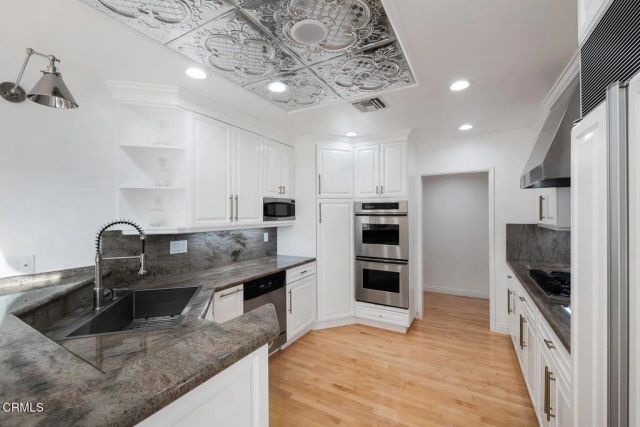 9633 Highridge Drive, Beverly Hills, CA 90210