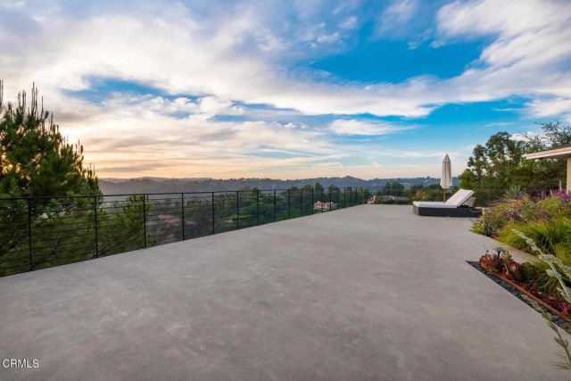 9633 Highridge Drive, Beverly Hills, CA 90210