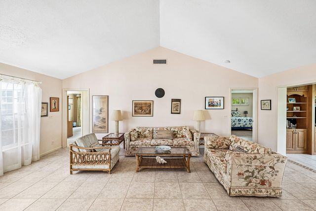 4473 Sanderling Circle E, Boynton Beach, FL 33436