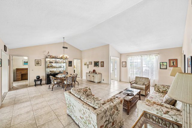 4473 Sanderling Circle E, Boynton Beach, FL 33436