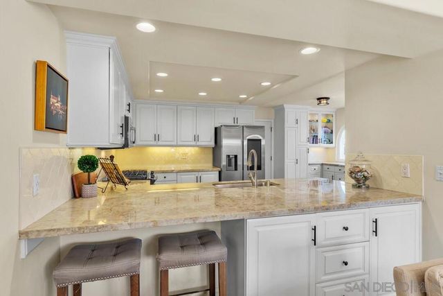4 Gingertree Ln, Coronado, CA 92118