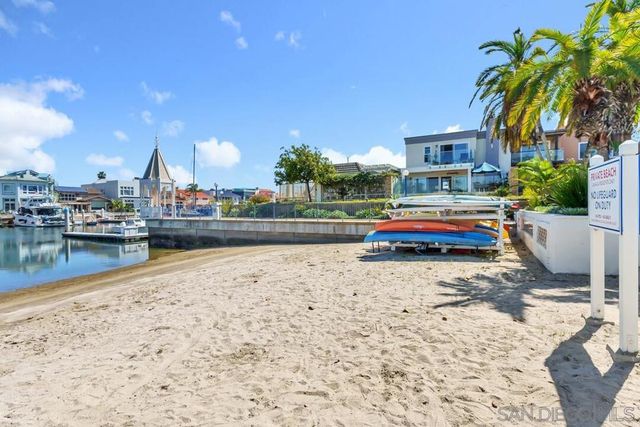 4 Gingertree Ln, Coronado, CA 92118