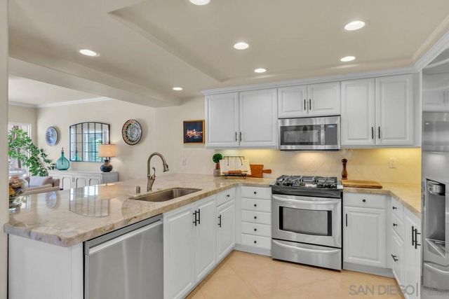 4 Gingertree Ln, Coronado, CA 92118