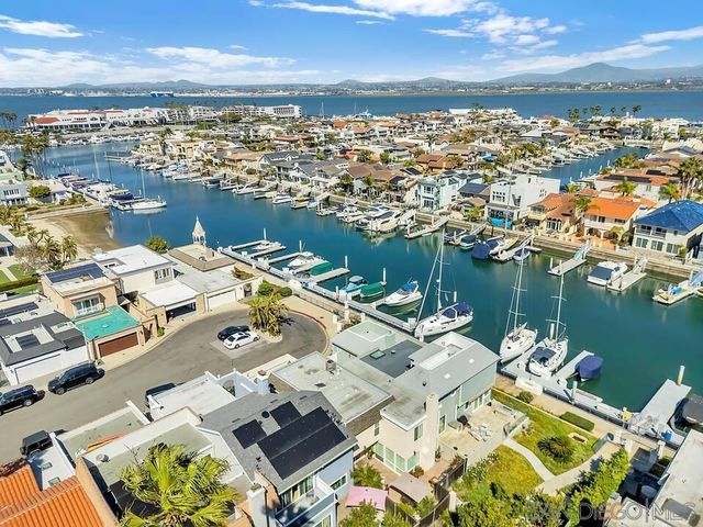 4 Gingertree Ln, Coronado, CA 92118