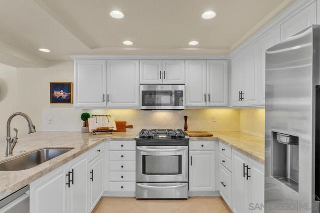 4 Gingertree Ln, Coronado, CA 92118