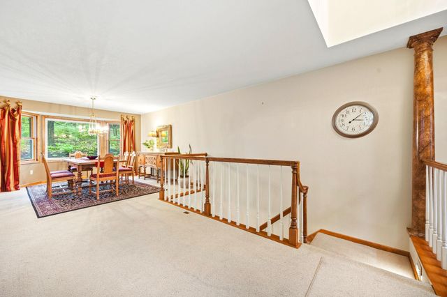 1360 Parkview Drive, Chaska, MN 55318
