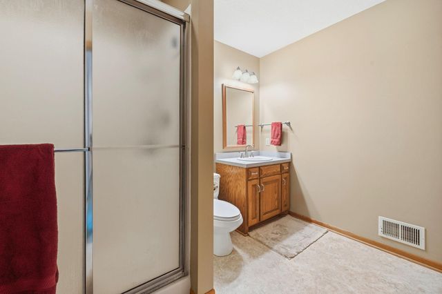 1360 Parkview Drive, Chaska, MN 55318