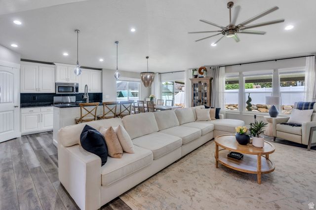 1049 S 300 E, Salem, UT 84653
