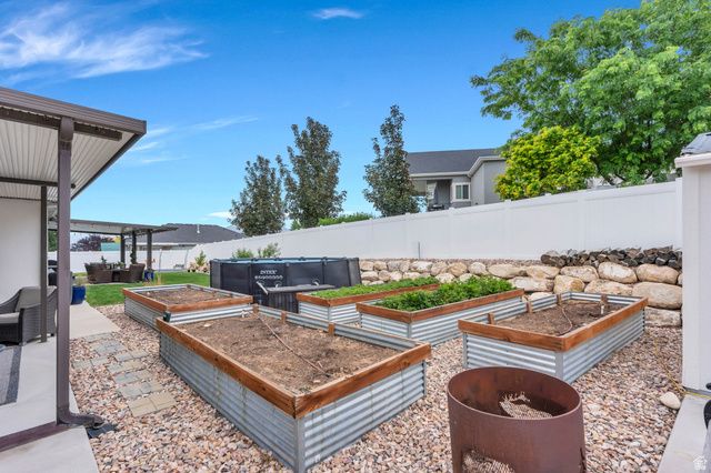 1049 S 300 E, Salem, UT 84653