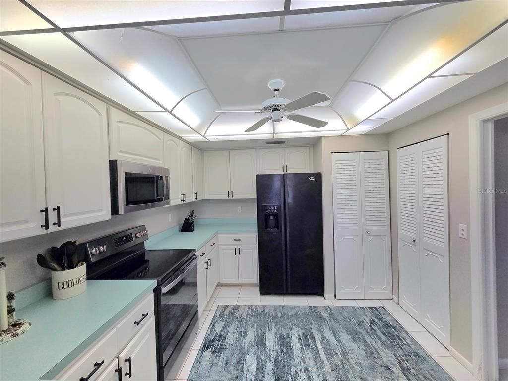 Image 10 of property listing at 3516 RICHWOOD 51, Sarasota, FL 34235