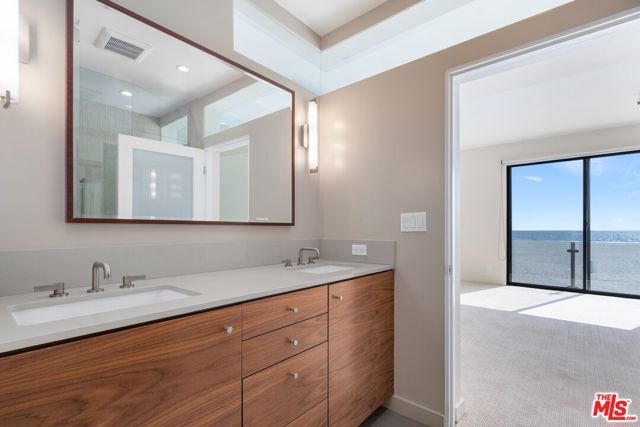 1 Northstar Street 101, Marina Del Rey, CA 90292
