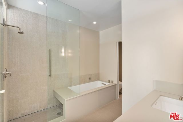1 Northstar Street 101, Marina Del Rey, CA 90292