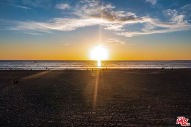 1 Northstar Street 101, Marina Del Rey, CA 90292