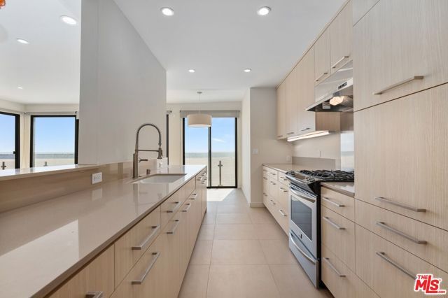 1 Northstar Street 101, Marina Del Rey, CA 90292