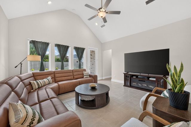 9123 Ray Decent Lane, Tomball, TX 77375