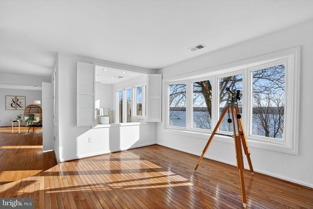 9911 INDIAN QUEEN POINT RD, Fort Washington, MD 20744