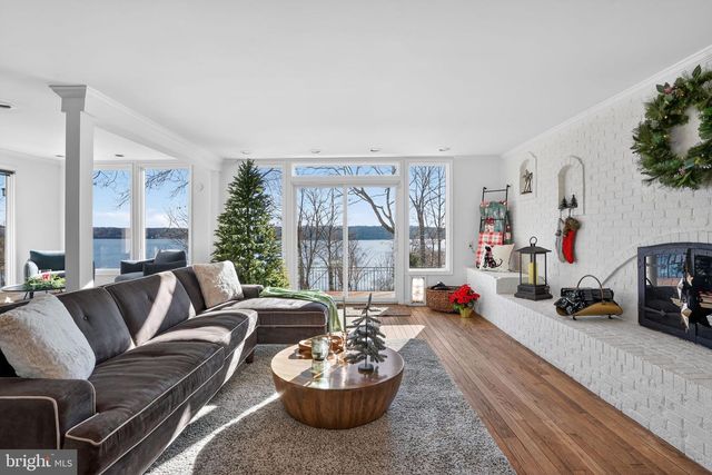 9911 INDIAN QUEEN POINT RD, Fort Washington, MD 20744