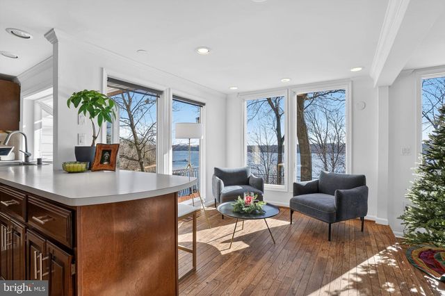 9911 INDIAN QUEEN POINT RD, Fort Washington, MD 20744