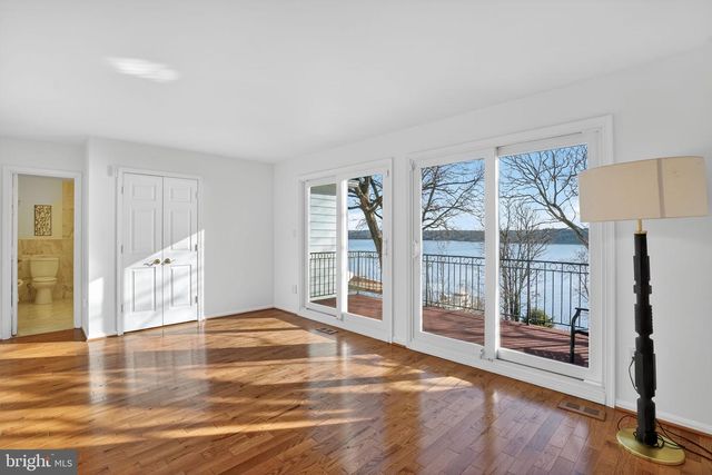 9911 INDIAN QUEEN POINT RD, Fort Washington, MD 20744