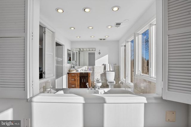 9911 INDIAN QUEEN POINT RD, Fort Washington, MD 20744