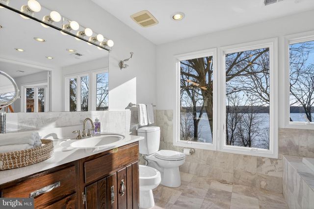 9911 INDIAN QUEEN POINT RD, Fort Washington, MD 20744