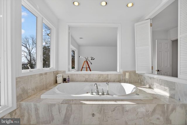 9911 INDIAN QUEEN POINT RD, Fort Washington, MD 20744