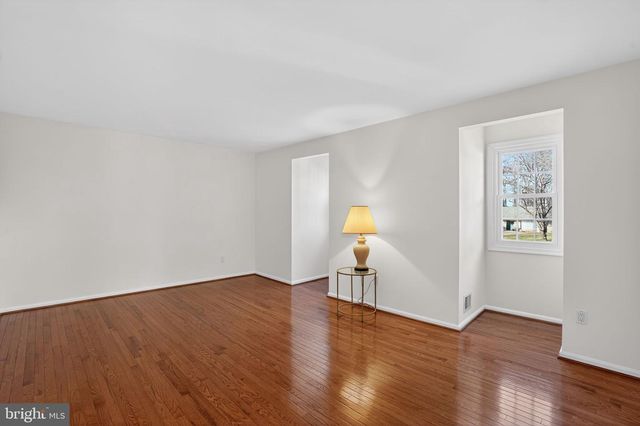 9911 INDIAN QUEEN POINT RD, Fort Washington, MD 20744