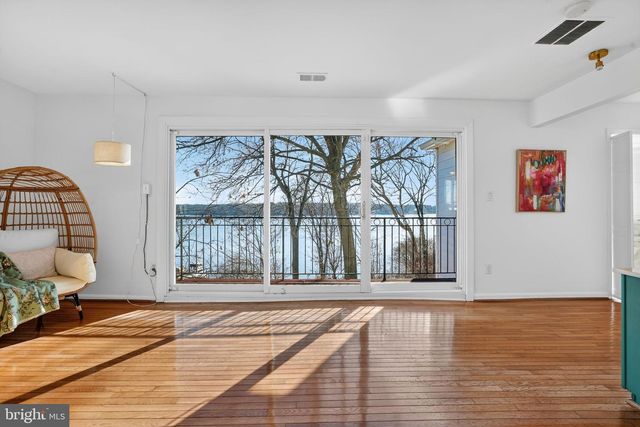 9911 INDIAN QUEEN POINT RD, Fort Washington, MD 20744