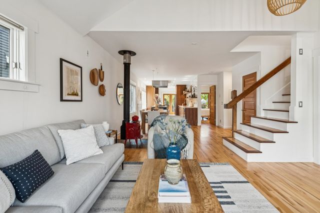 6445 Irwin Ct, Oakland, CA 94609