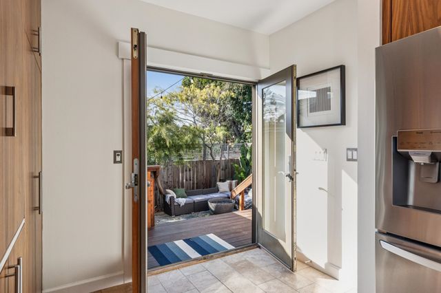 6445 Irwin Ct, Oakland, CA 94609