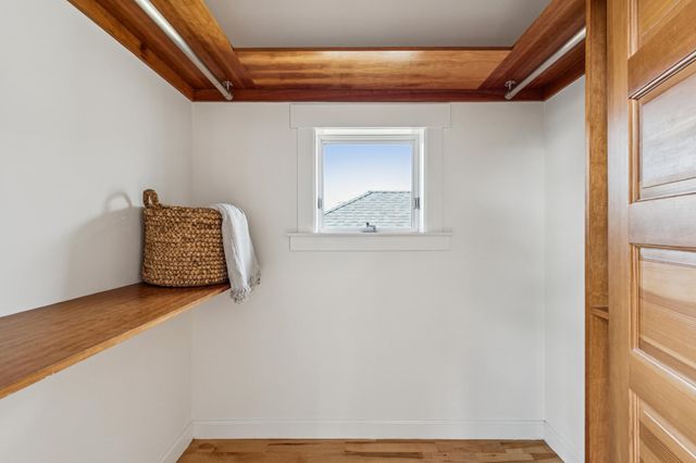 6445 Irwin Ct, Oakland, CA 94609