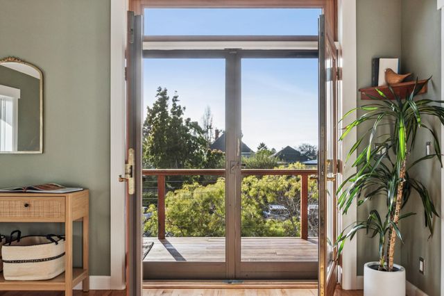 6445 Irwin Ct, Oakland, CA 94609