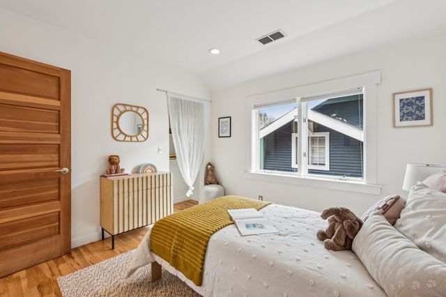 6445 Irwin Ct, Oakland, CA 94609