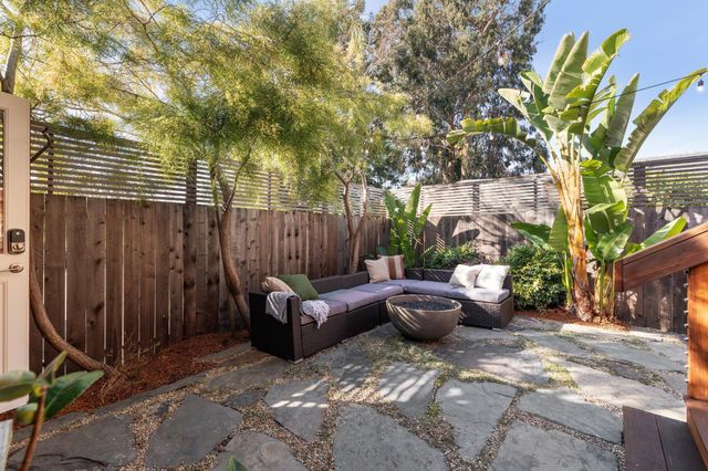 6445 Irwin Ct, Oakland, CA 94609