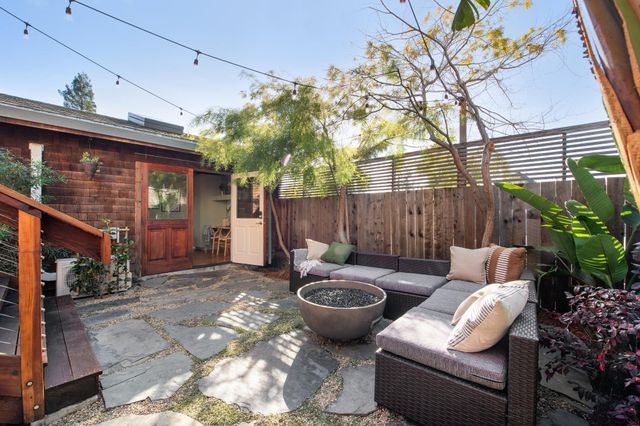 6445 Irwin Ct, Oakland, CA 94609