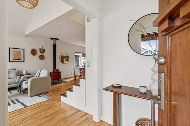 6445 Irwin Ct, Oakland, CA 94609