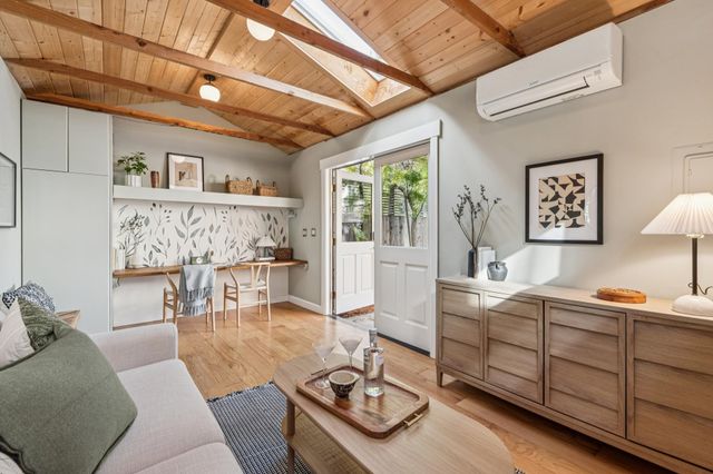 6445 Irwin Ct, Oakland, CA 94609