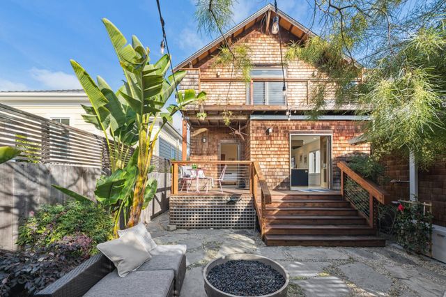 6445 Irwin Ct, Oakland, CA 94609