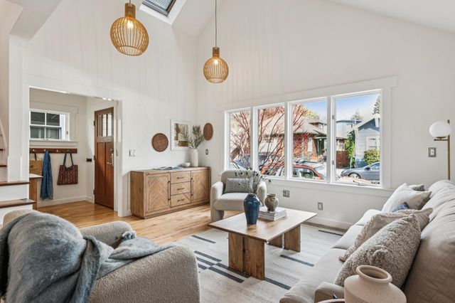 6445 Irwin Ct, Oakland, CA 94609