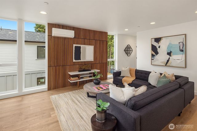 13546 39th Avenue NE, Seattle, WA 98125