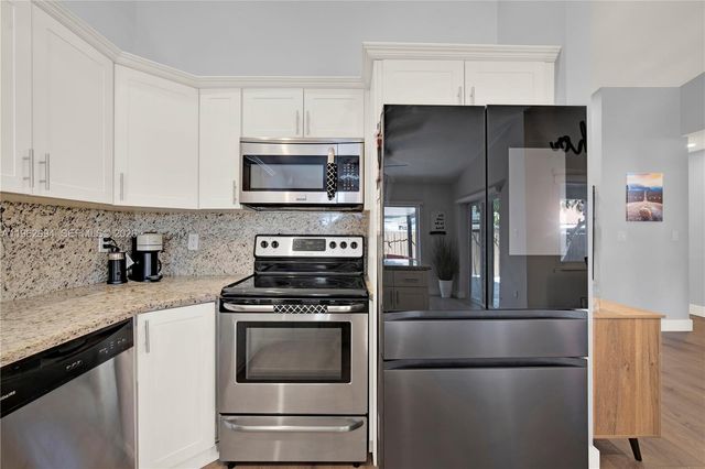 5027 SW 146th Ave, Miami, FL 33175