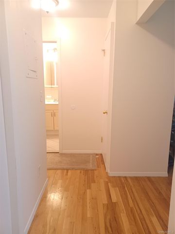 1 Germonds Village 1, Bardonia, NY 10954