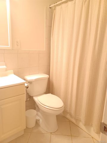 1 Germonds Village 1, Bardonia, NY 10954