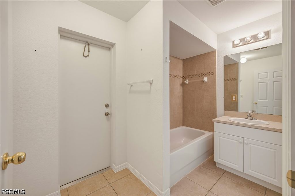 Image 19 of property listing at 2022 SW 15th AVE, Cape Coral, FL 33991